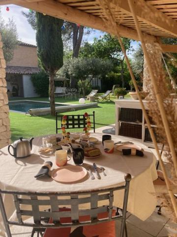LʼIsle-sur-la-Sorgue La Maison 1440 المظهر الخارجي الصورة