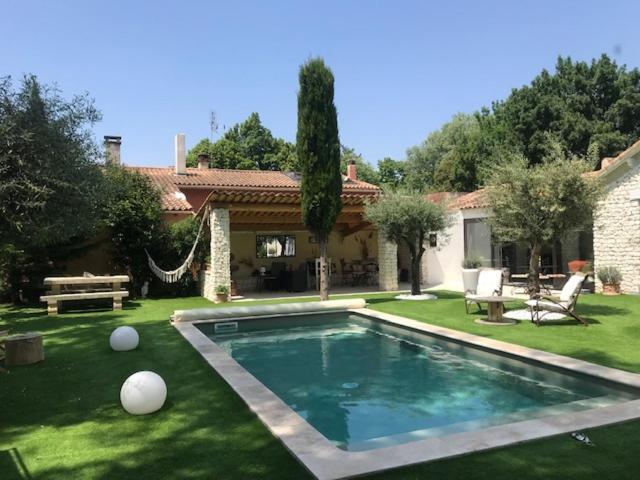 LʼIsle-sur-la-Sorgue La Maison 1440 المظهر الخارجي الصورة